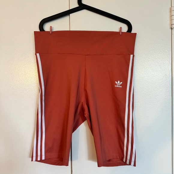 Adicolor Classics Primeblue High-Waisted Short Tights - Picture 2 of 4